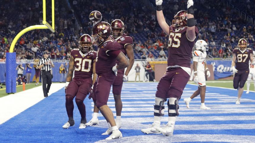 Taylor's big day helps Minnesota beat Bowling Green 30-24 in Quick Lane Bowl