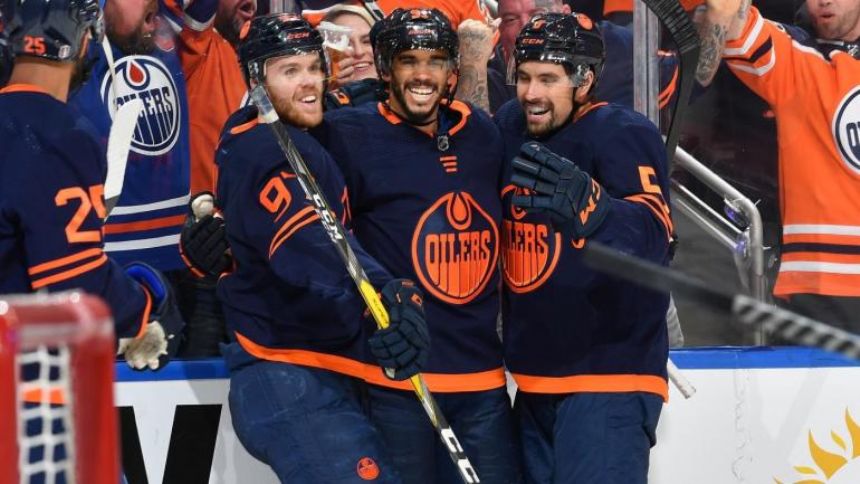 2022 NHL Playoffs: Evander Kane's hat trick leads Oilers to win vs. Flames; Rangers, Lightning pick up wins