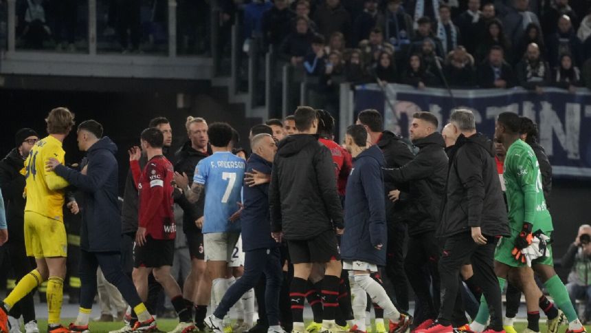 3 Lazio men sent off in home loss to AC Milan; 9 more players booked plus coach