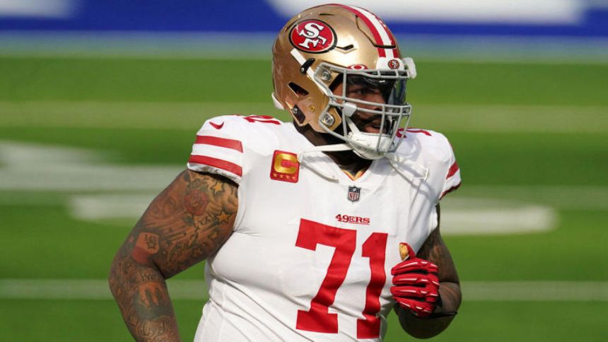 49ers' Kyle Shanahan says Trent Williams in motion is scary to watch: 'I can't believe it's legal'