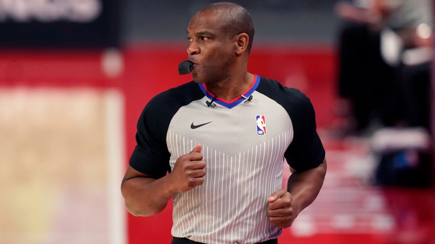 Amid cancer fight, NBA ref Tony Brown returning to work