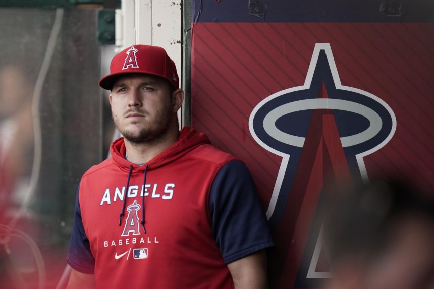 Angels' Mike Trout says back injury is getting better