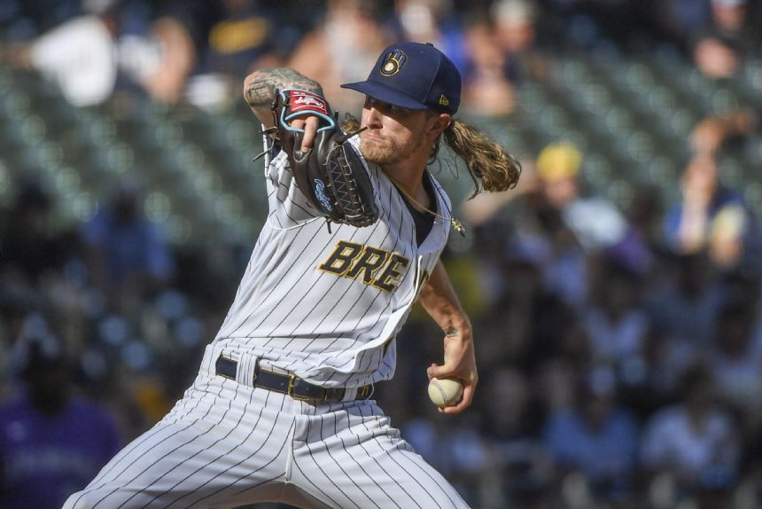 AP source: Brewers close to sending All-Star Hader to Padres