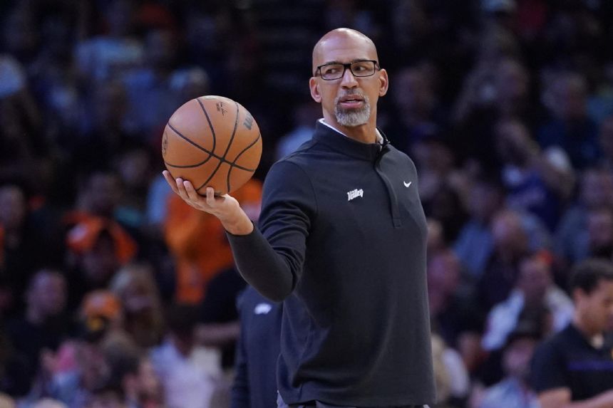 AP Source: Suns' Williams named NBA coach of the year