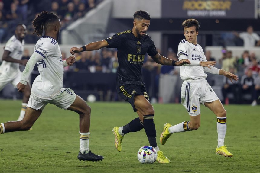 Arango's goal in 93rd minute propels LAFC past Galaxy 3-2