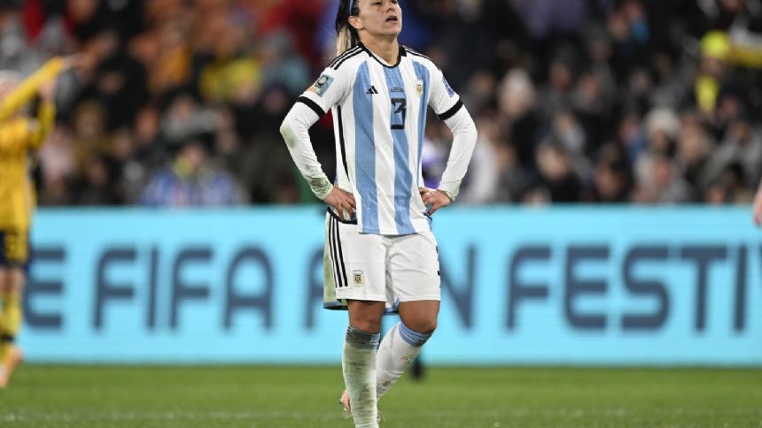 Argentina women's soccer players understand why teammates quit amid dispute, but wish they'd stayed