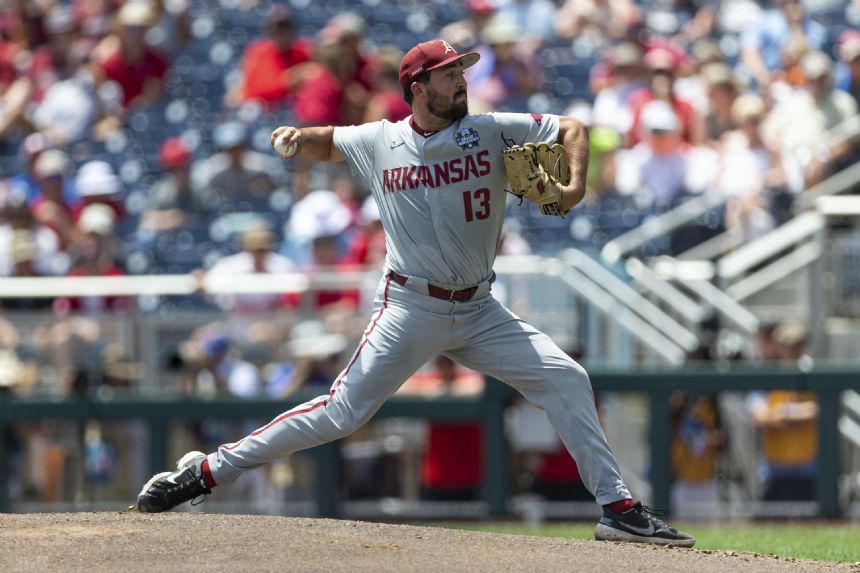 Arkansas routs 2nd-seeded Stanford 17-2 in CWS opener