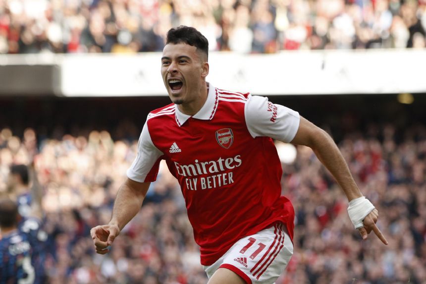 Arsenal moves back to the top after 5-0 rout of Forest