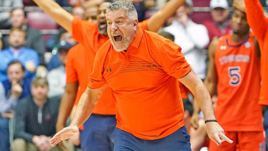 Auburn, coach Bruce Pearl agree to eight-year extension on Friday as team sits atop AP poll