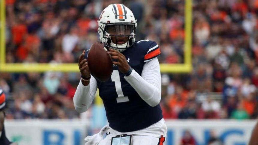 Auburn QB T.J. Finley arrested, charged with attempting to elude police following traffic violation