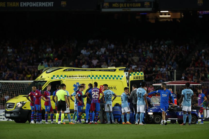 Barcelona defender Araujo leaves hospital after concussion