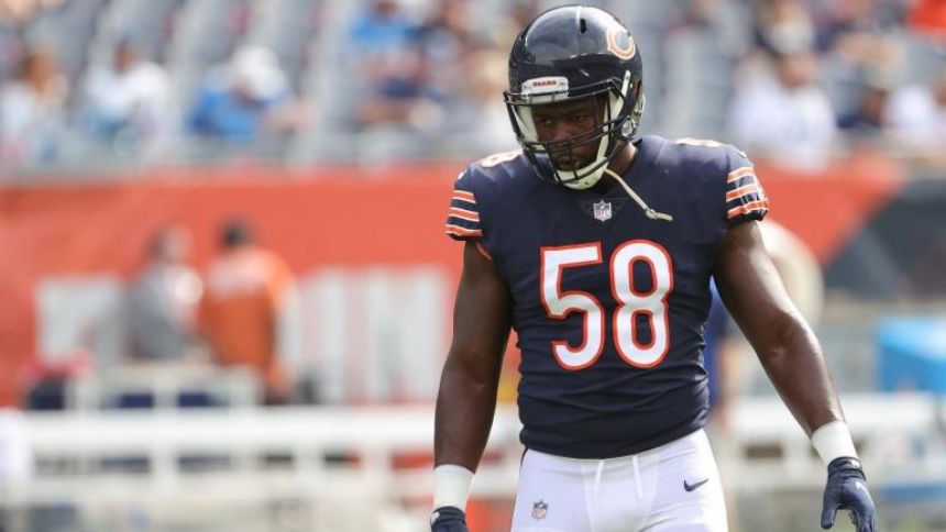 Bears star Roquan Smith requests trade, plus Bengals stadium gets a new name and 'Hard Knocks' starts tonight