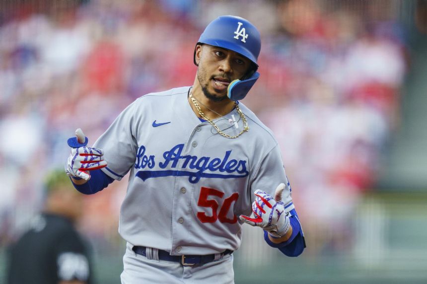 Betts falls triple shy of cycle, leads Dodgers past Phillies