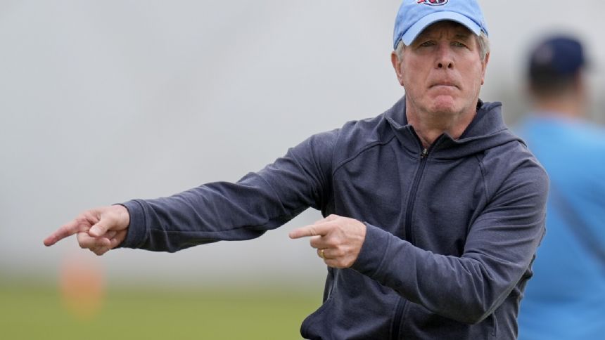 Bill Callahan says it's a 'no-brainer' to work for his son coaching the Titans' O-line