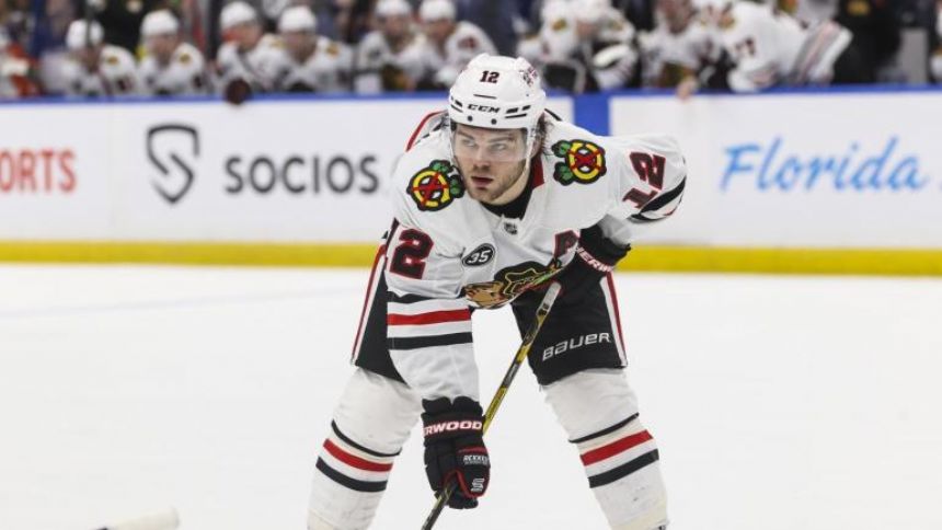 Blackhawks trade Alex DeBrincat to Senators in exchange for No. 7 pick in 2022 NHL Draft