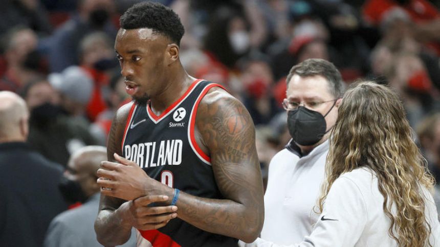 Blazers' Nassir Little suffers shoulder labral tear; season likely over, per report