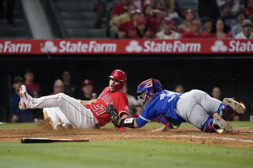 Blue Jays rally in 9th inning for 4-3 victory over Angels