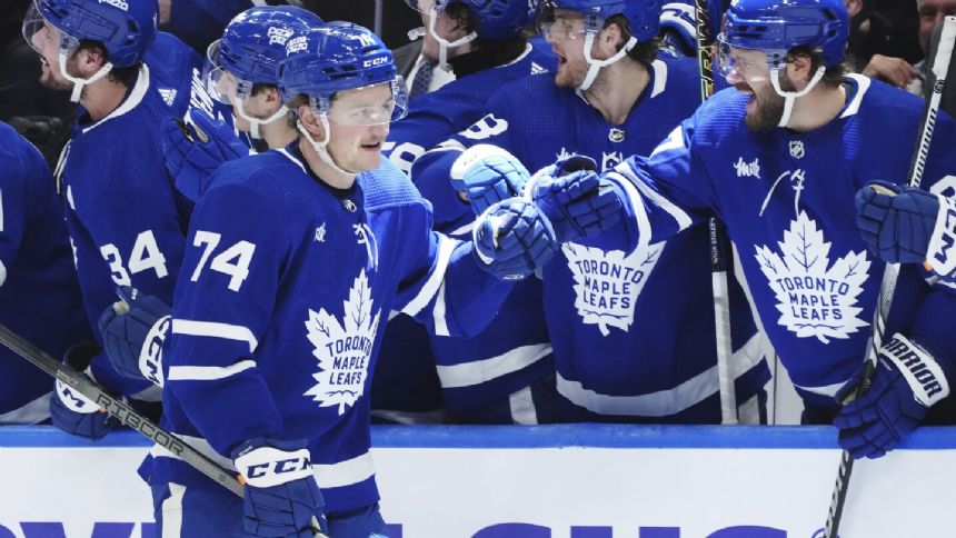 Bobby McMann gets his first NHL hat trick as the Leafs beat the Blues 4-1