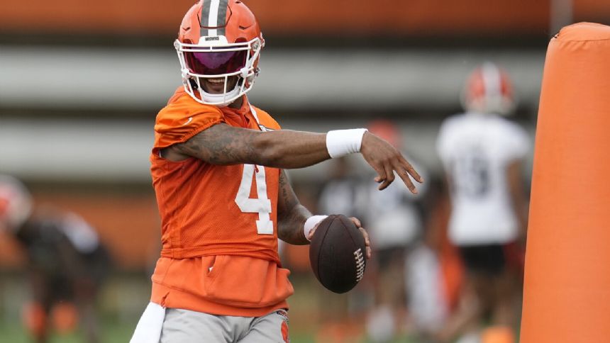 Browns QB Deshaun Watson doesn't throw on Day 2 of practice as he recovers from shoulder surgery