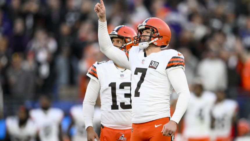 Browns rally to stun Ravens behind Watson's passing, pick-6 by Newsome, field goal by Hopkins