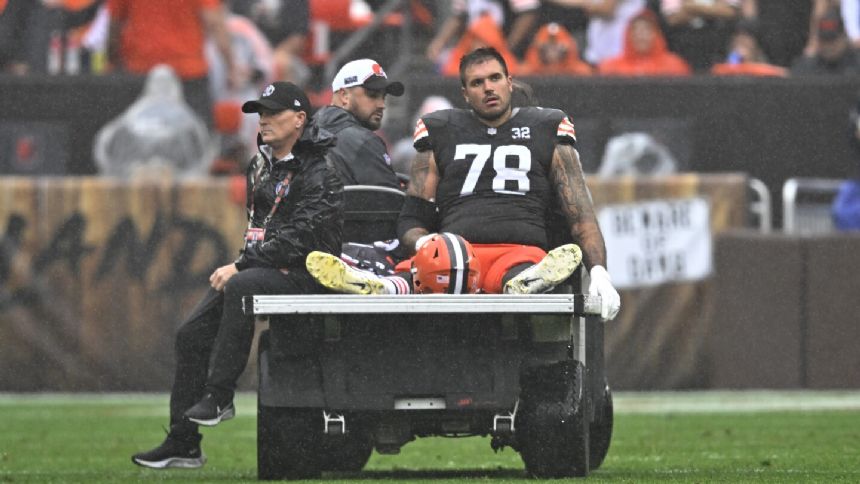 Browns tackle Jack Conklin lost for the season with knee injury sustained in opener, AP source says