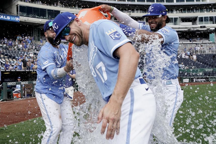 Bubic goes 7, Royals edge Rays 4-2 to win series