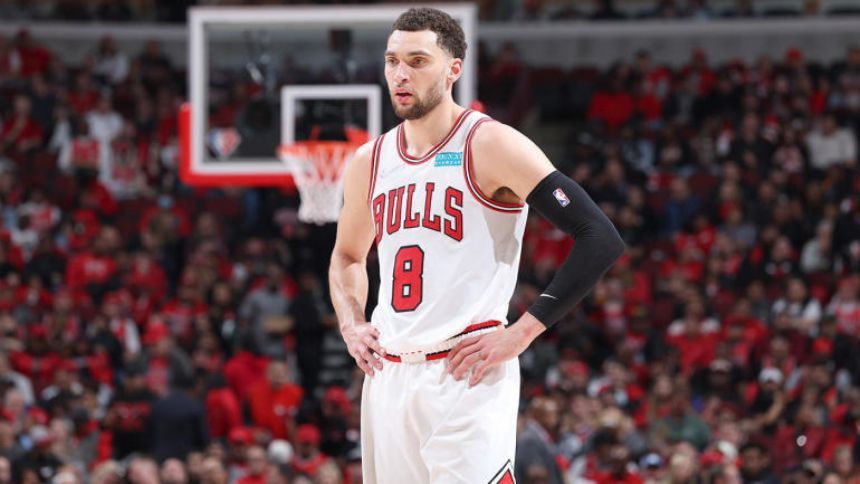 Bulls' Zach LaVine to have procedure on left knee after battling through injury during season, per report