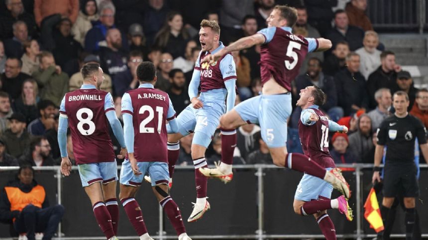 Burnley strikes late to beat Luton 2-1 and get its 1st Premier League win of the season