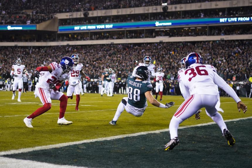 Busted first down chain slows Giants-Eagles playoff game