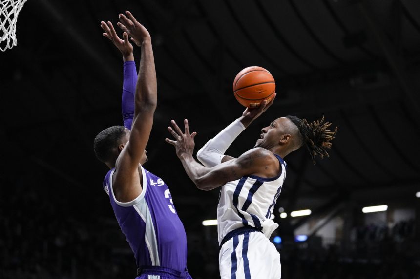 Butler hands K-State 1st loss behind Bates's double-double