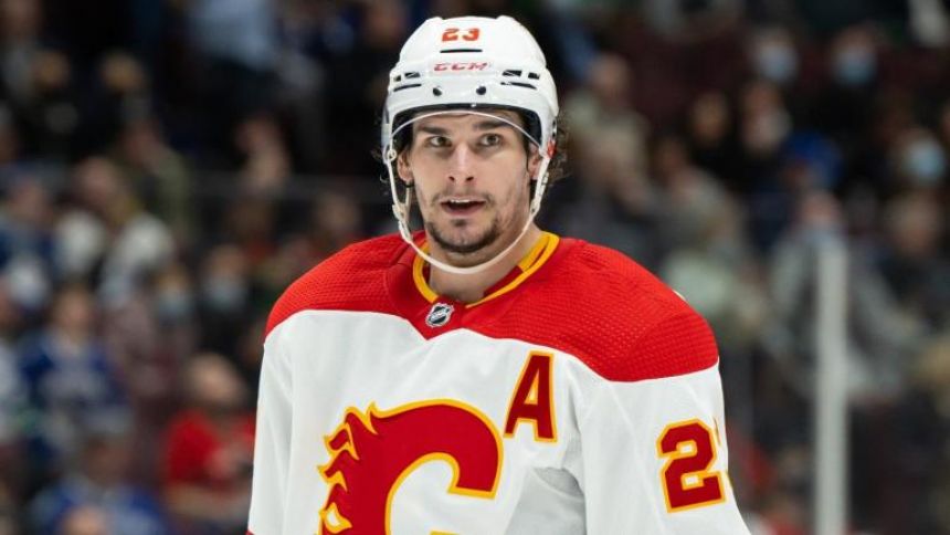Canadiens acquire Sean Monahan, conditional 2025 first-round pick in trade with Flames