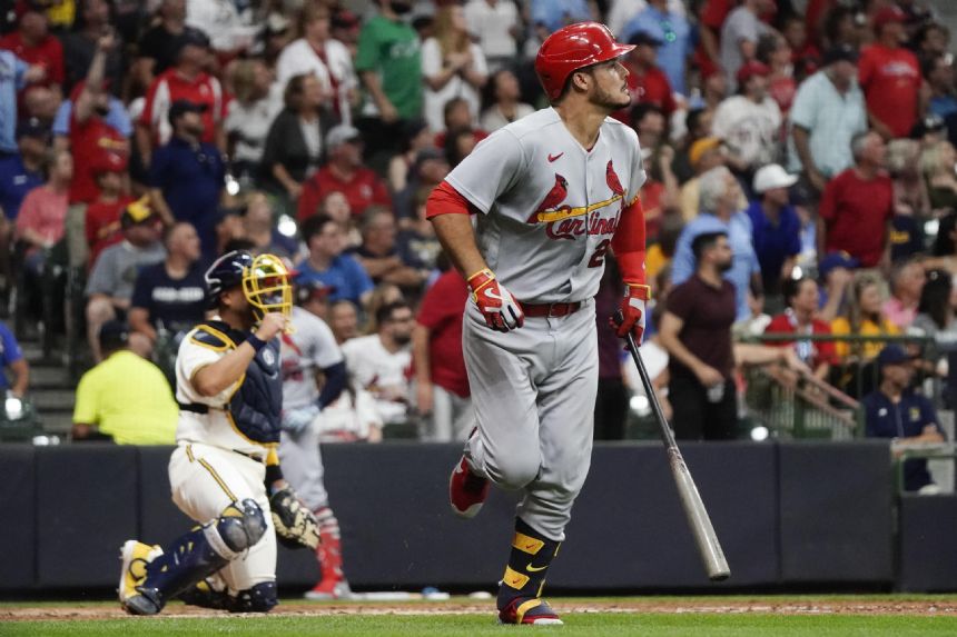 Cardinals beat Brewers 5-4, move into first in NL Central