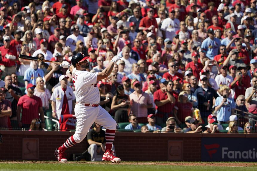 Cardinals slugger Albert Pujols hits 702nd homer