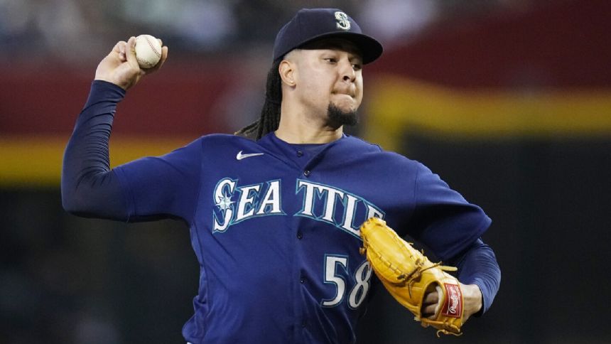 Castillo and Crawford lead the Mariners to a 4-0 victory over the Diamondbacks