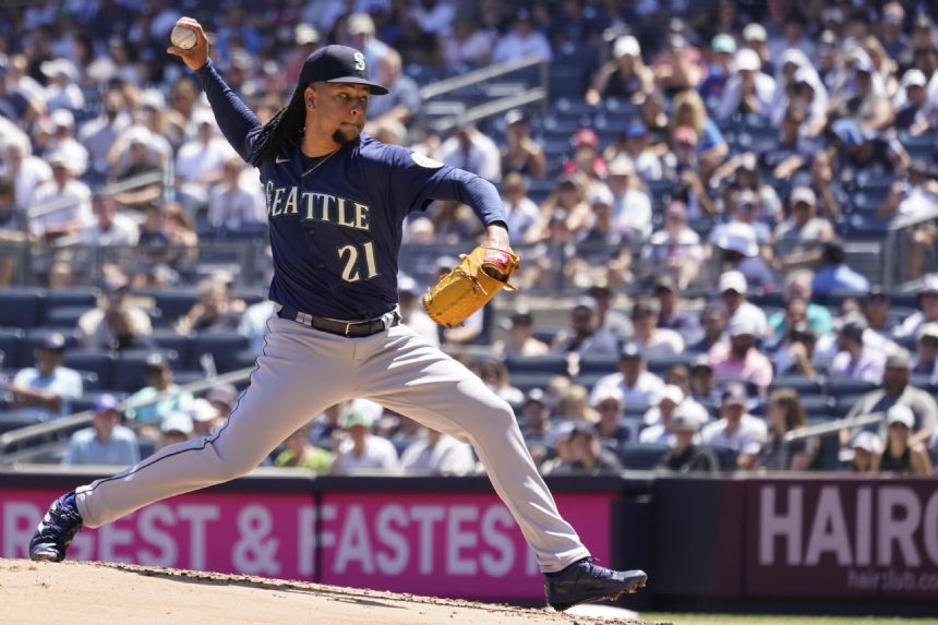 Castillo pitches into 7th as Mariners beat Cole, Yankees 7-3