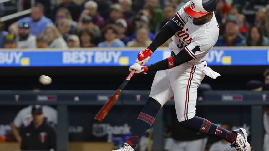 Castro hits two-run home run in seventh and Twins top Rays 3-2