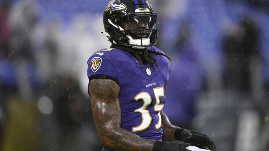 Chargers agree to a 2-year deal with RB Gus Edwards, AP source says
