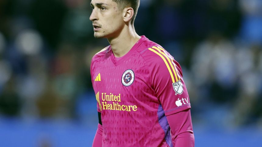 Chelsea completes signing of Serbia goalkeeper Petrovic from New England Revolution
