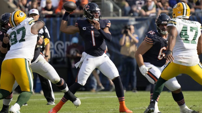 Chicago Bears QB Justin Fields begins big season with lackluster performance in loss to Green Bay