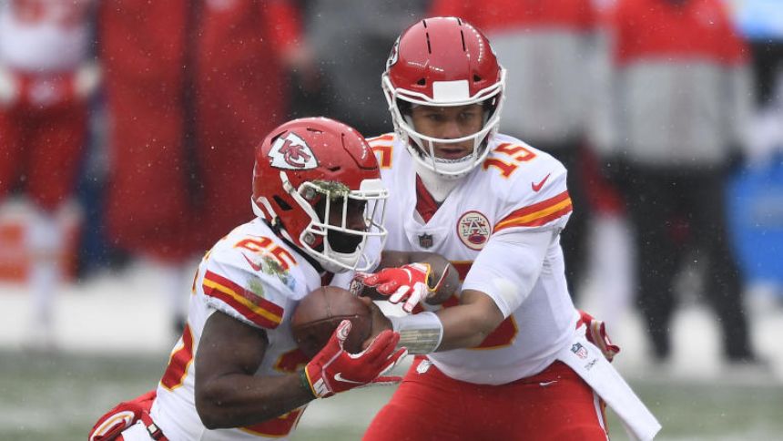 Chiefs training camp 2022: Patrick Mahomes expects prolific offense to carry on despite loss of Tyreek Hill