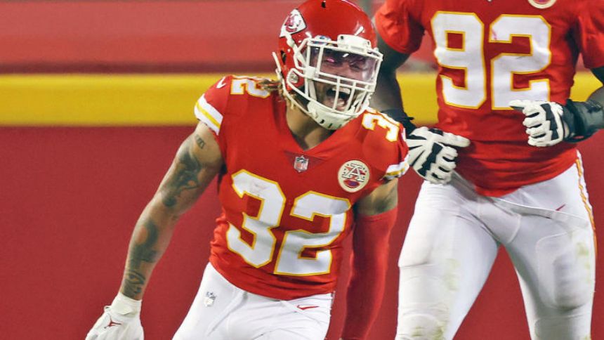 Chiefs' Tyrann Mathieu ruled out of AFC divisional round vs. Bills after suffering concussion