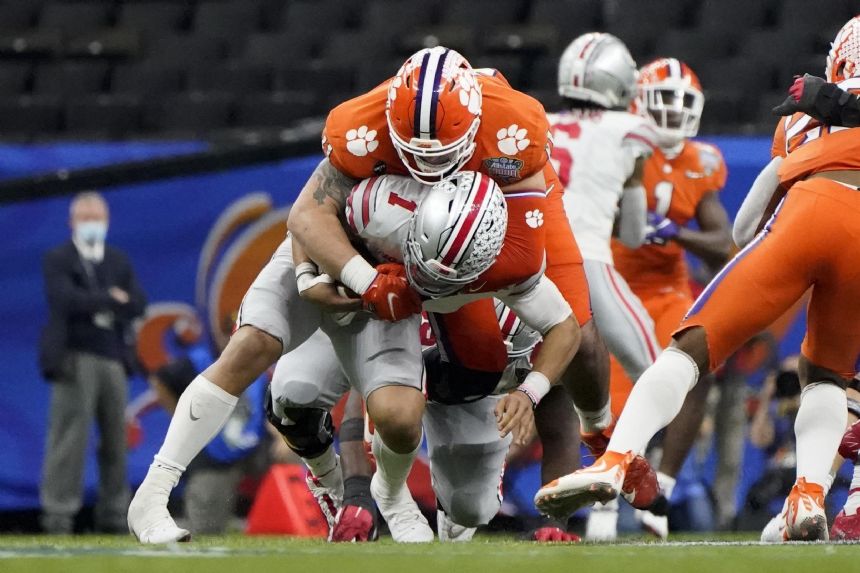 Clemson DT Bresee's 15-year-old sister dies of brain cancer