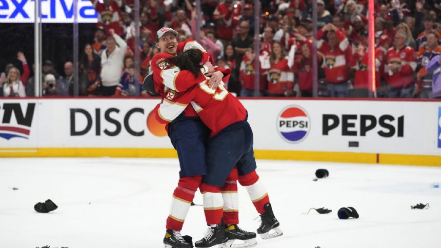 Colorado's MacKinnon wins most outstanding player, Chicago's Bedard named top rookie at NHL awards