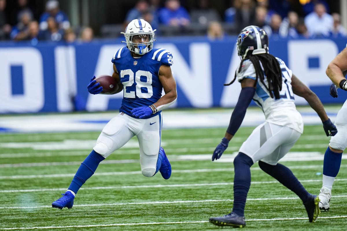 Colts floundering in AFC South, but Henry injury gives hope