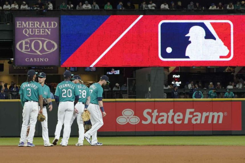 Column: Baseball can't afford another extended labor dispute