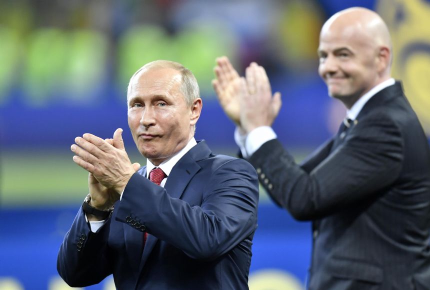 Column: Infantino's admiration of Putin leaves FIFA exposed