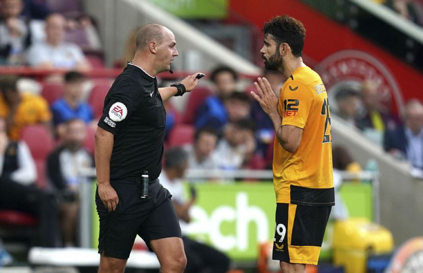 Costa sent off as Wolves draw 1-1 at Brentford in EPL
