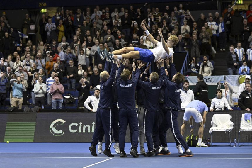 Croatia advances in Davis Cup as Coric beats Thiem
