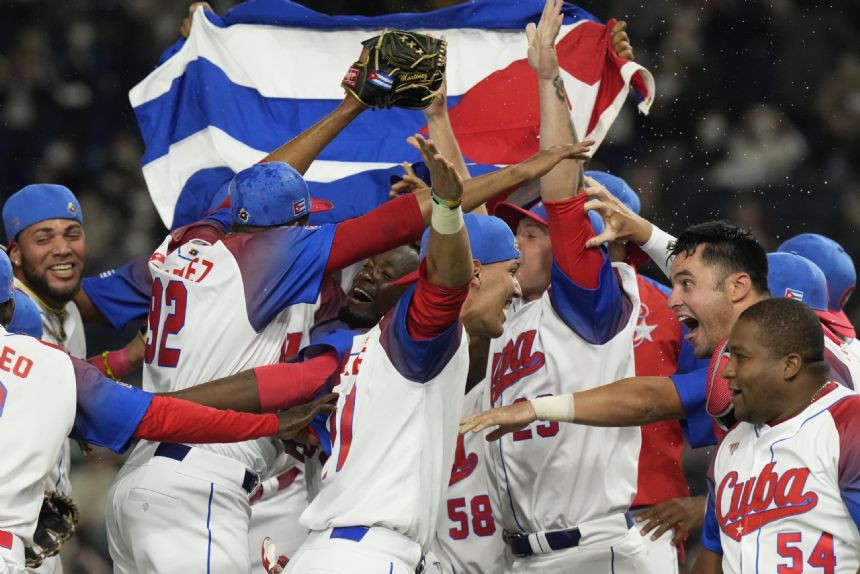 Cuba beats Australia, reaches 1st WBC semifinal since 2006