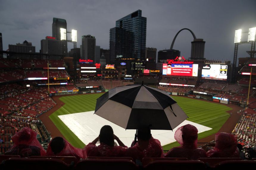 Cubs-Cards postponed; St. Louis' new starters prep for bows